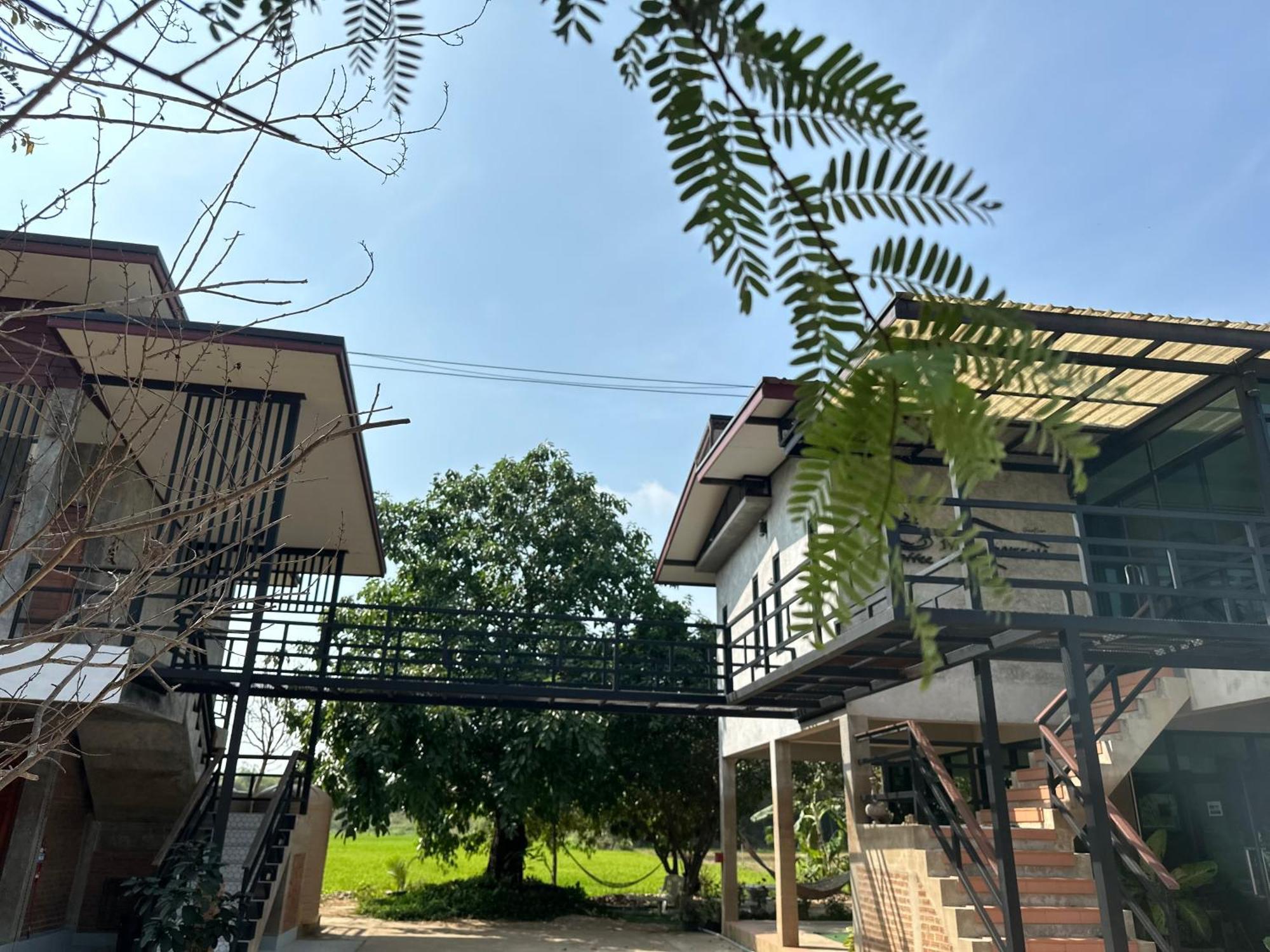 Ban Suweena Uthai Thani Exterior photo